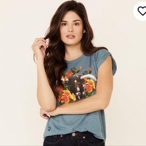 Rodeo Quincy Graphic longhorn bull/ floral large print short sleeve top S, M